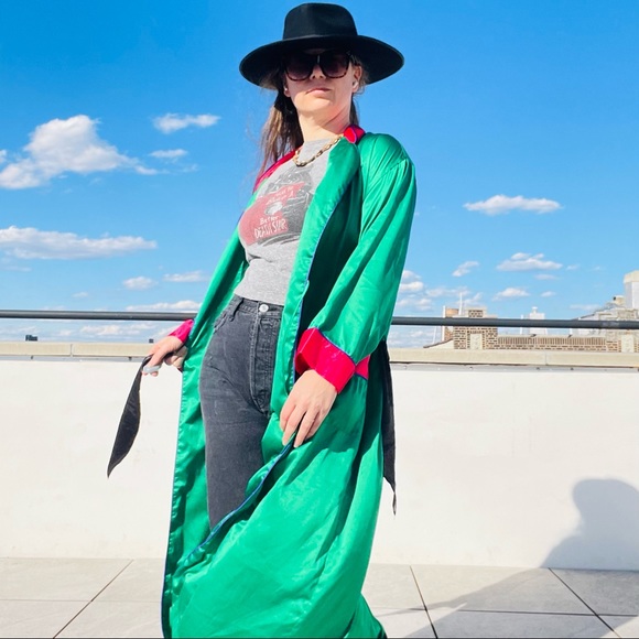 Vintage Victoria’s Secret Satin Silk Emerald Green Acid Pink Colorblack Robe - Picture 10 of 16